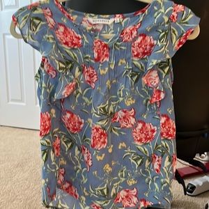 Cute flowery blouse.